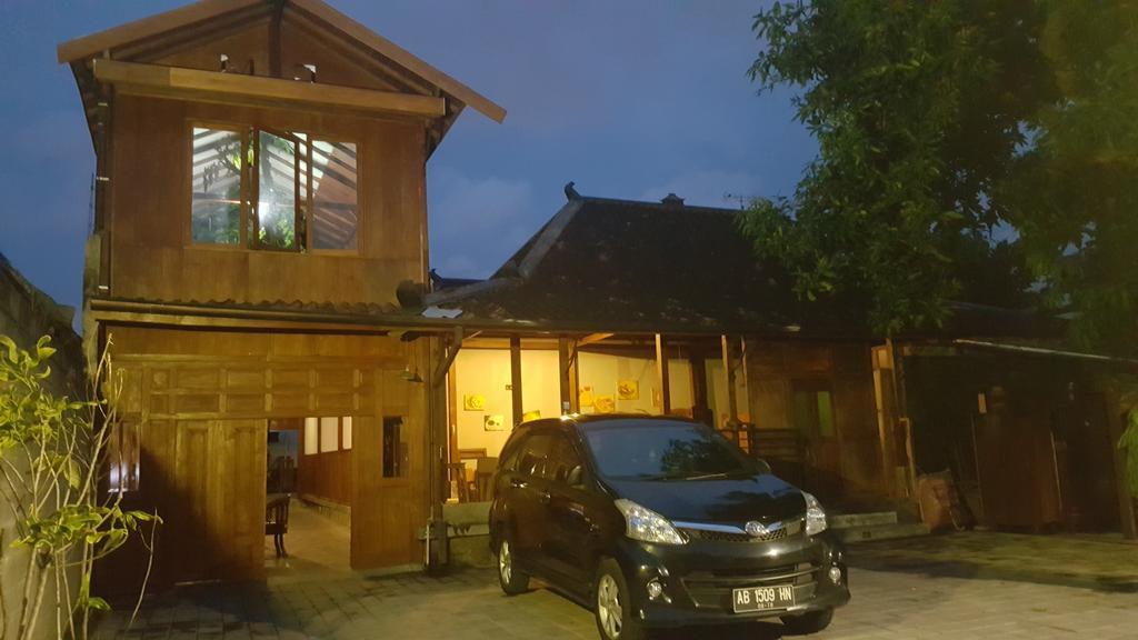 Ndalem Mj Homestay Jogjacarta Exterior foto