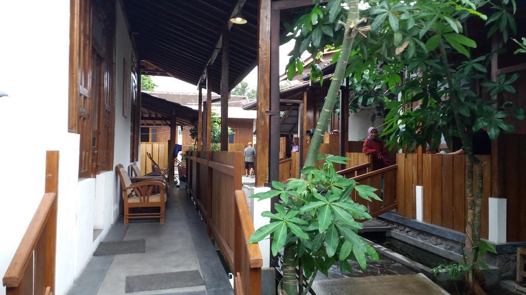 Ndalem Mj Homestay Jogjacarta Exterior foto