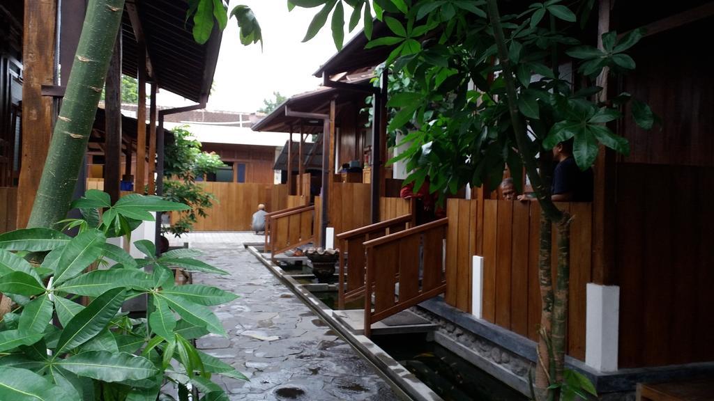Ndalem Mj Homestay Jogjacarta Exterior foto