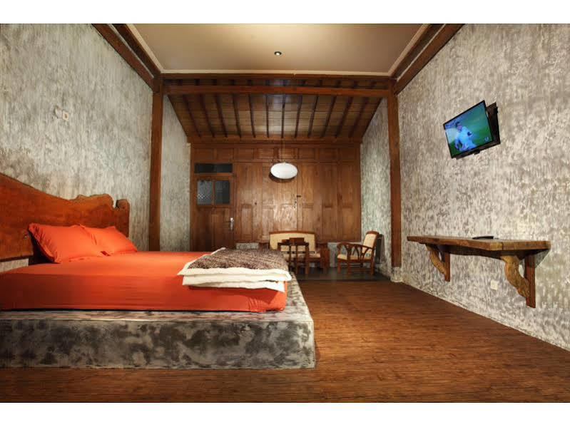 Ndalem Mj Homestay Jogjacarta Exterior foto
