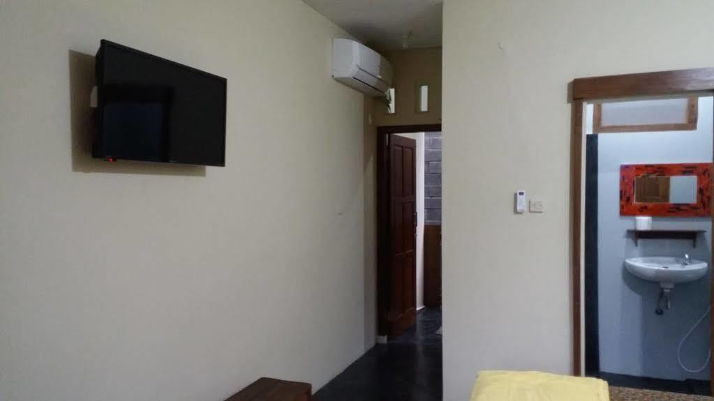 Ndalem Mj Homestay Jogjacarta Exterior foto
