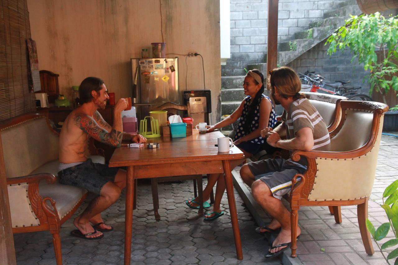 Ndalem Mj Homestay Jogjacarta Exterior foto