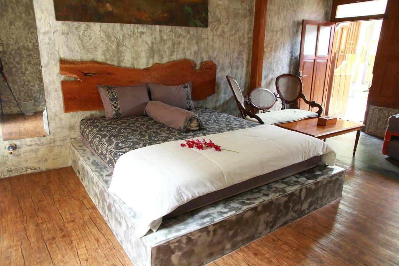Ndalem Mj Homestay Jogjacarta Exterior foto